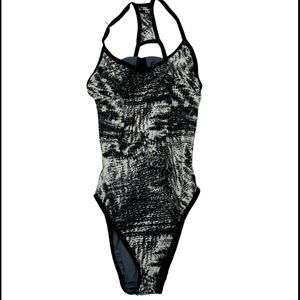 Champion Sports Performance Padded | One Piece Swimsuit Size S/P (4-6) GUC